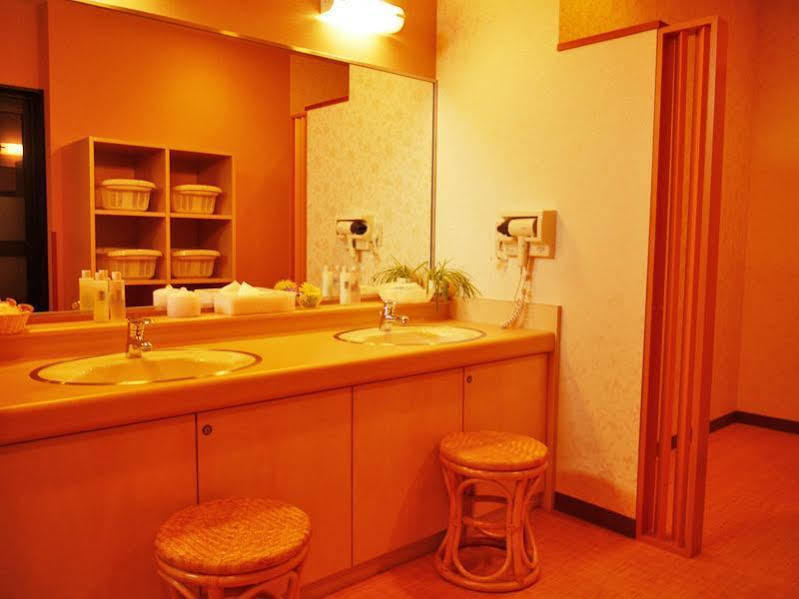 Hotel Route-Inn Aizuvakamacu Kültér fotó